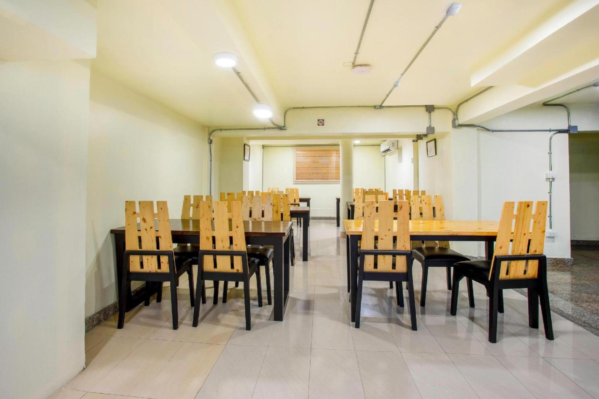 Oyo 928 Leaf Hostel Чиангмай Экстерьер фото