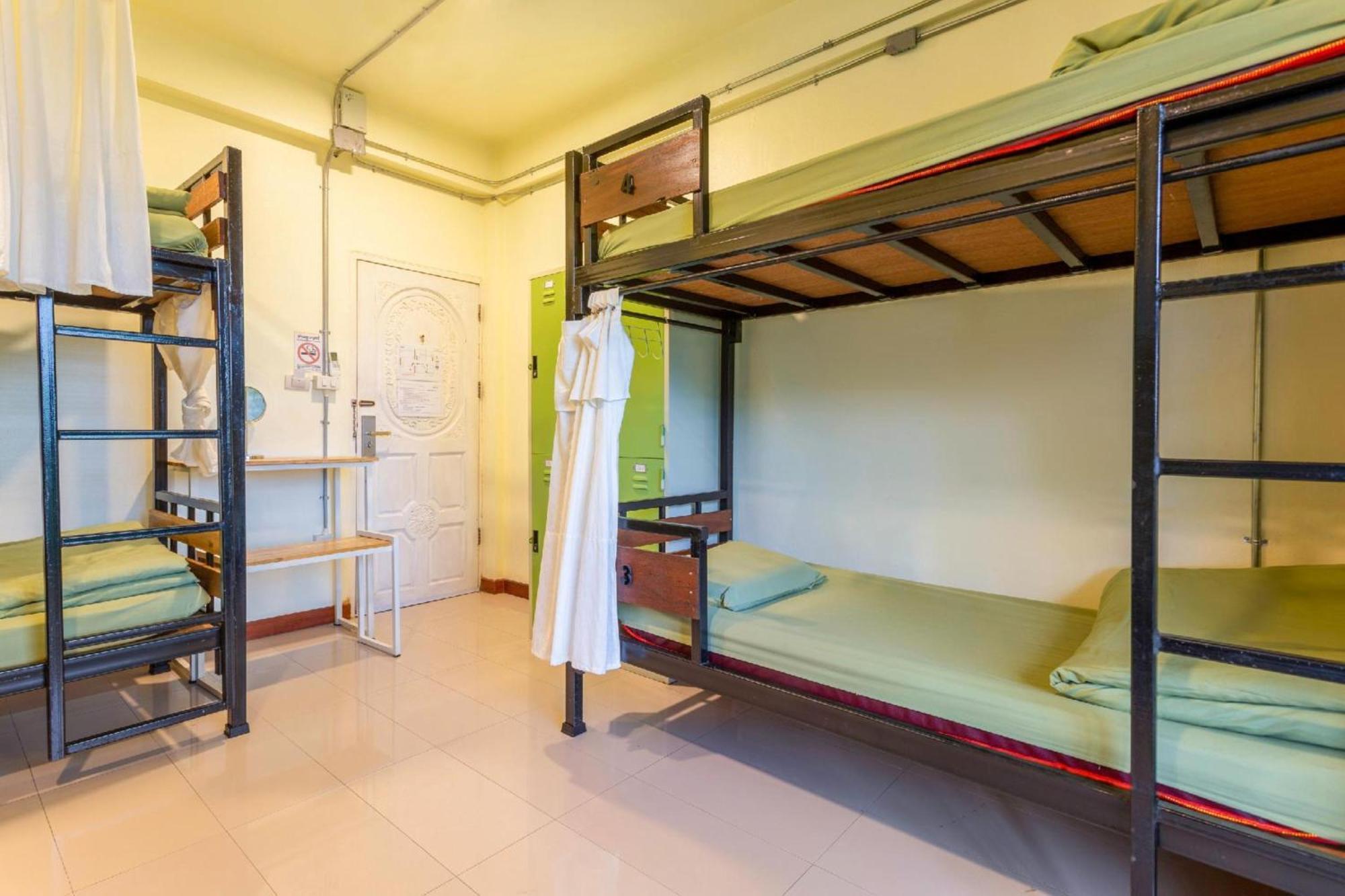 Oyo 928 Leaf Hostel Чиангмай Экстерьер фото
