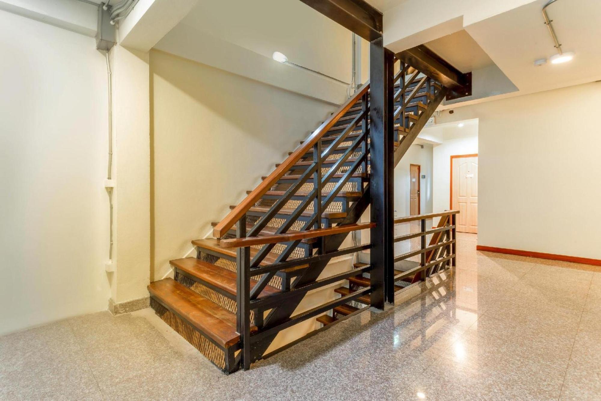 Oyo 928 Leaf Hostel Чиангмай Экстерьер фото
